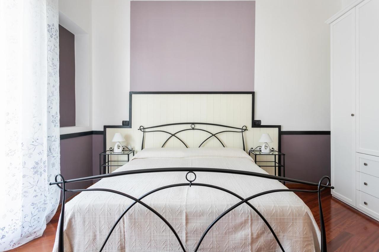 Santa Chiara Apartment By Myhomeincomo Exterior photo