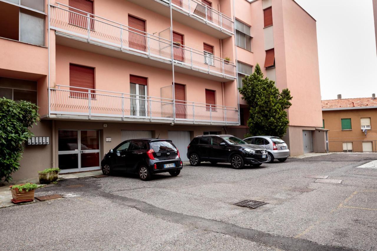 Santa Chiara Apartment By Myhomeincomo Exterior photo