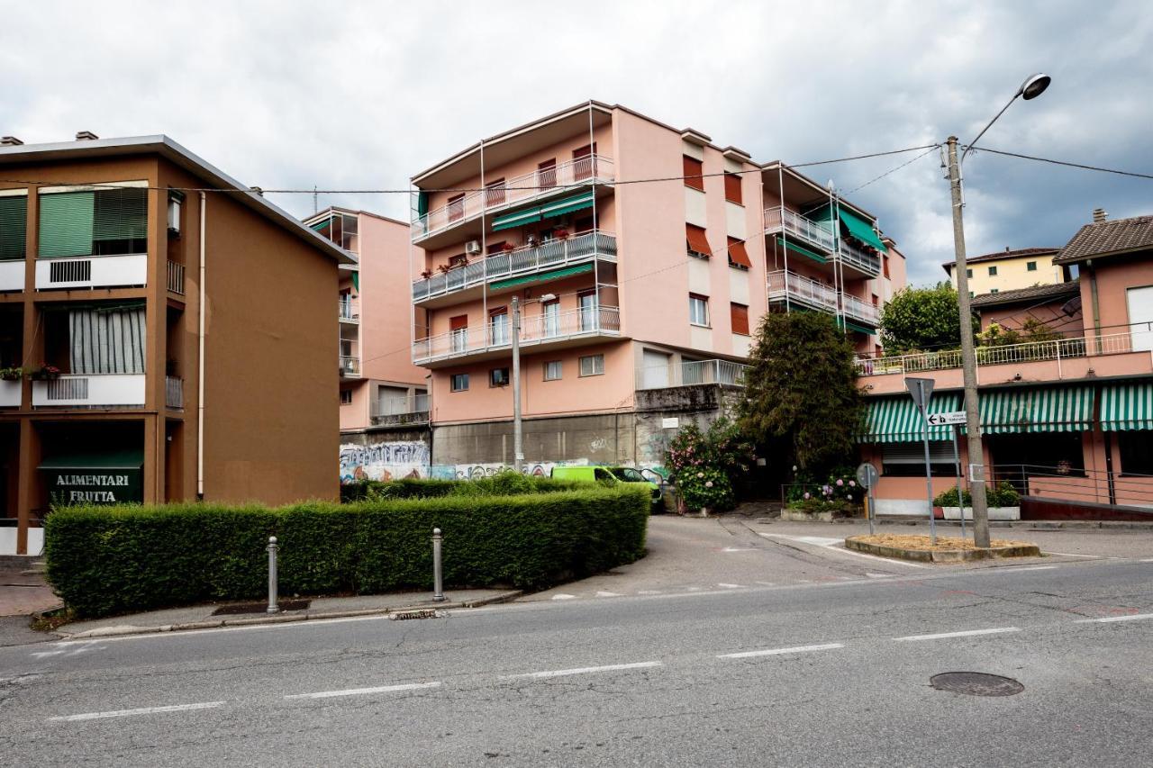 Santa Chiara Apartment By Myhomeincomo Exterior photo